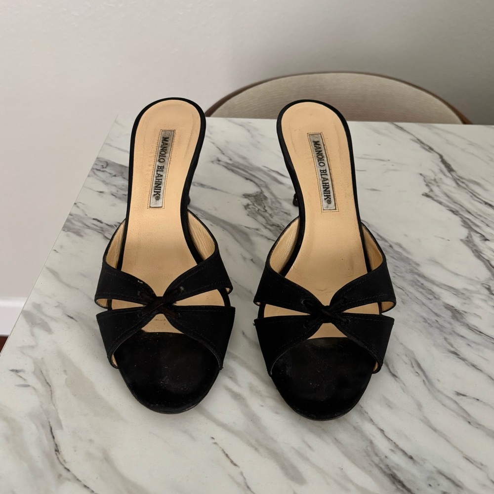 Manolo Blahnik Black Heels with Bow Detail